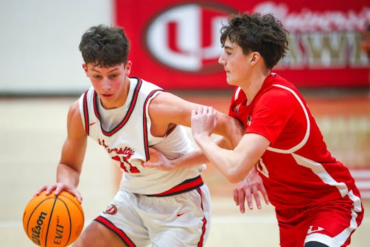 Bridgeport wins tight contest with Un...