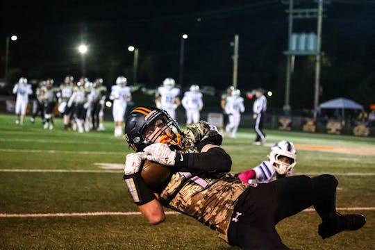 Chapmanville cruises in battle of und...