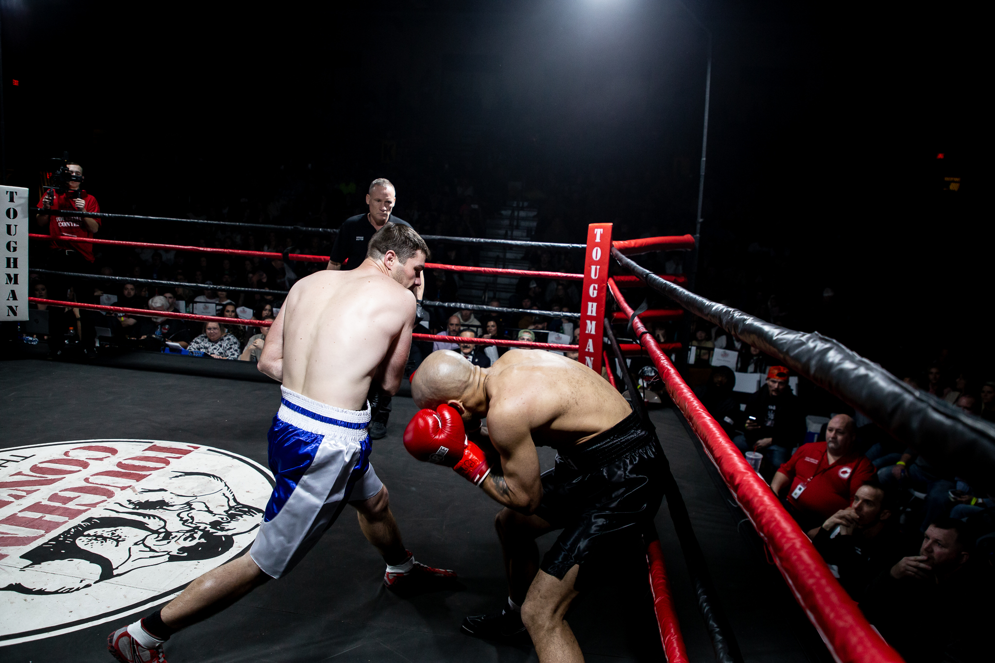 Featured Fights: Valencia vs. Linger