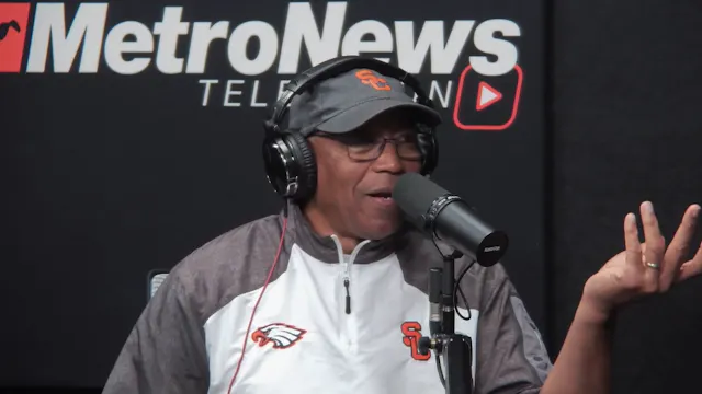 Dave W Carl Lee talk about signing au...