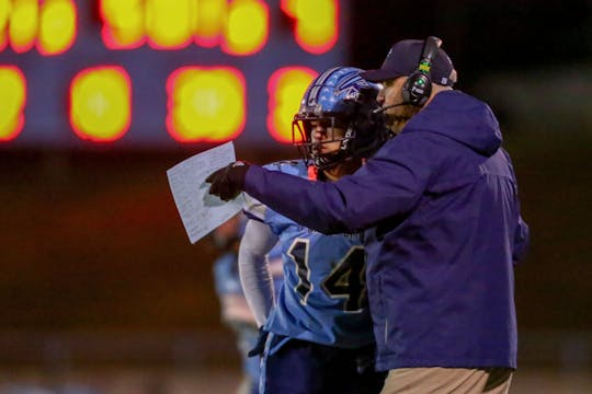 Frankfort returns to AA state champio...