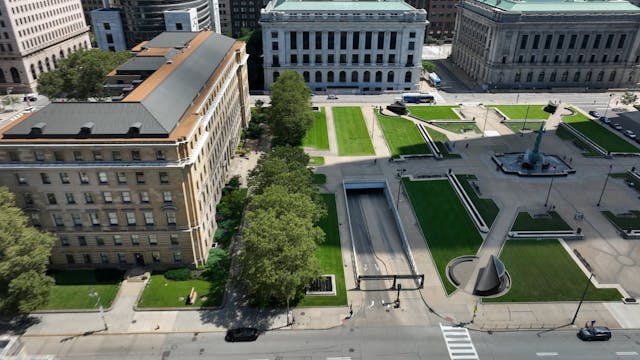 MGK DAY_CLE_AUG23_FLT10513.MOV