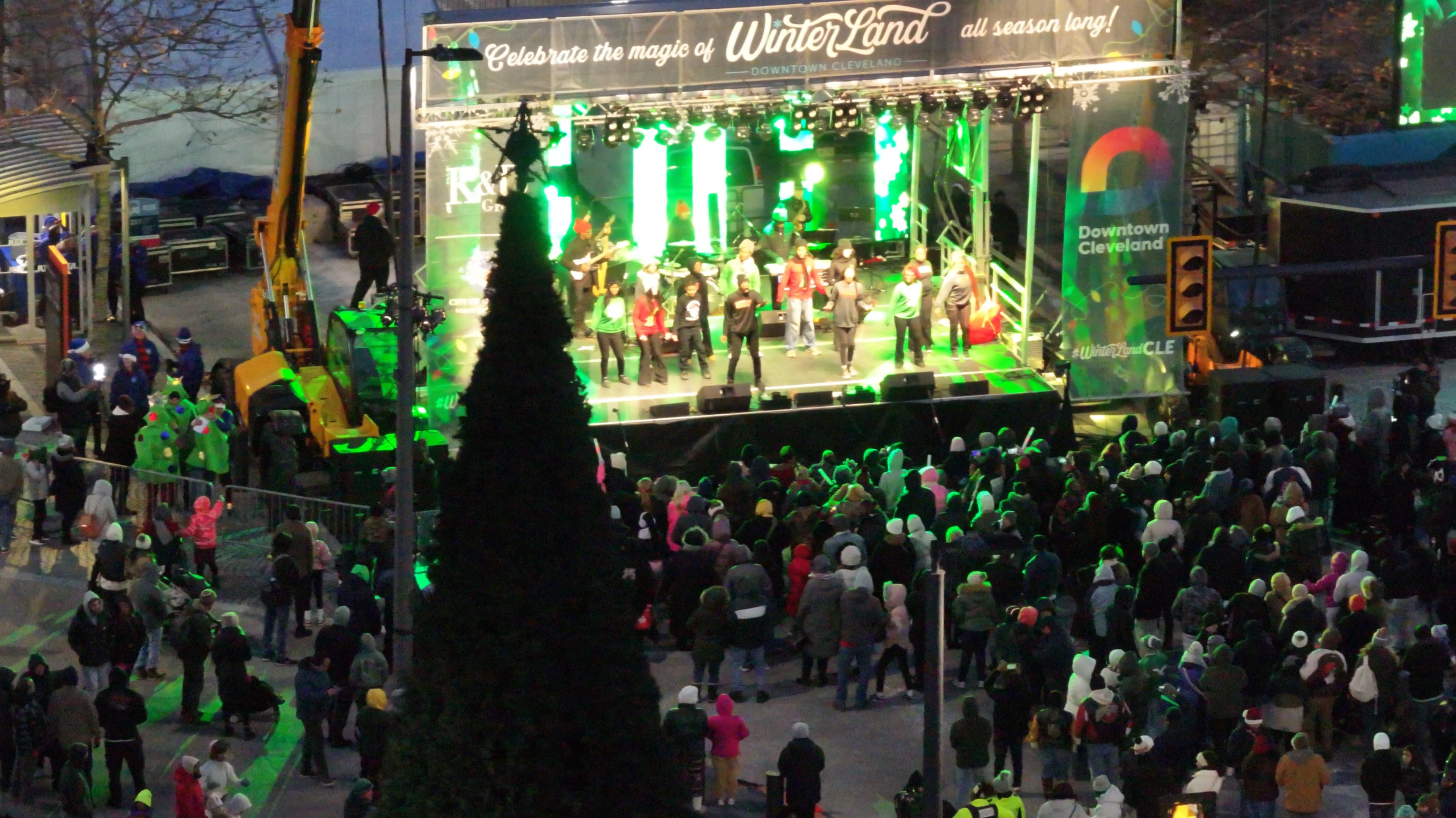 WinterLand 2024_Public Square_NOV24_FLT271844_0041_D.MOV