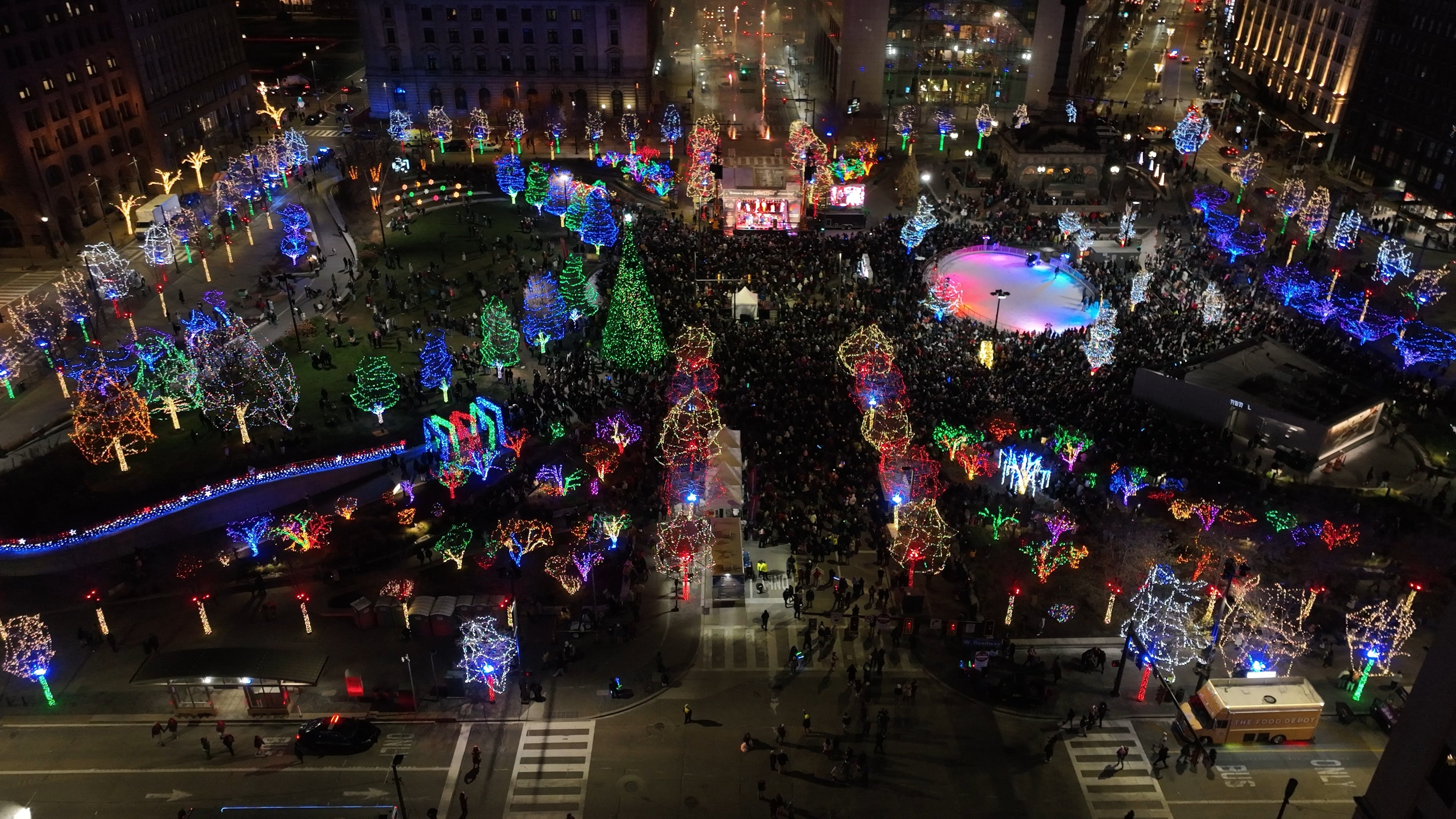 WinterLand 2024_Public Square_NOV24_FLT40649.MOV