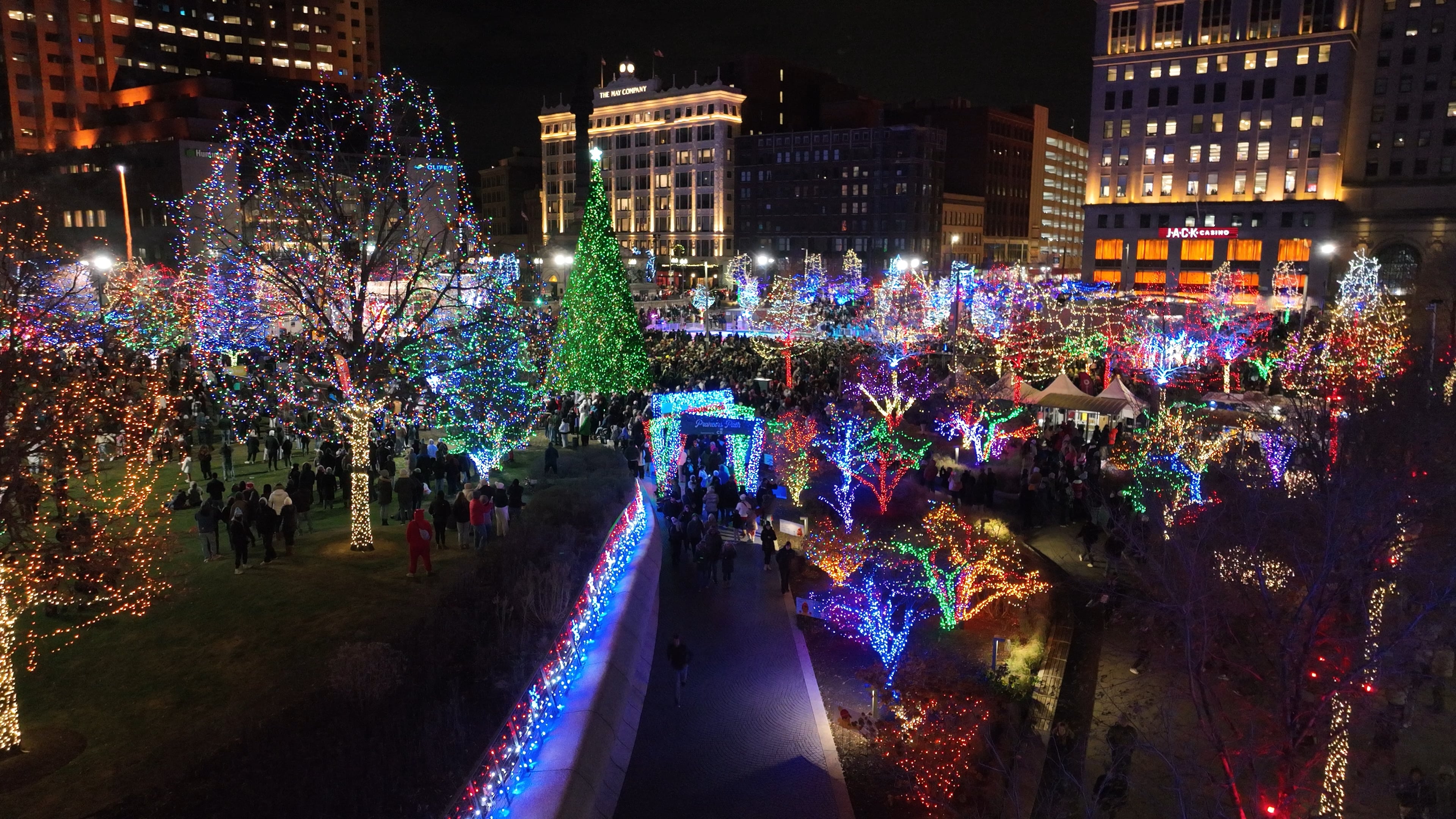 WinterLand 2024_Public Square_NOV24_FLT40654.MOV