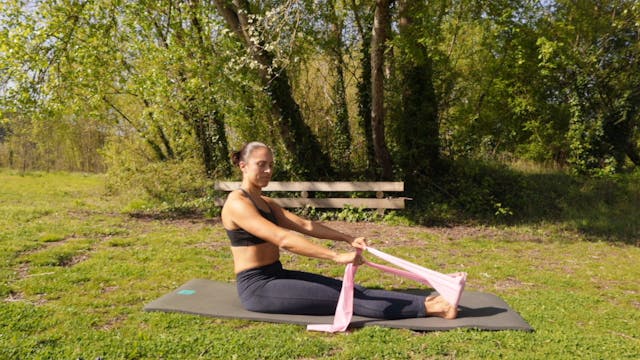 Upper body band sculpt