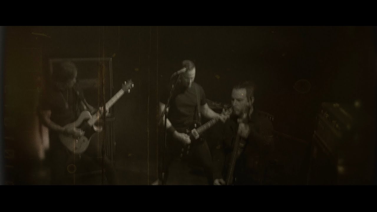 Alter Bridge - Playing Aces (Music Video)