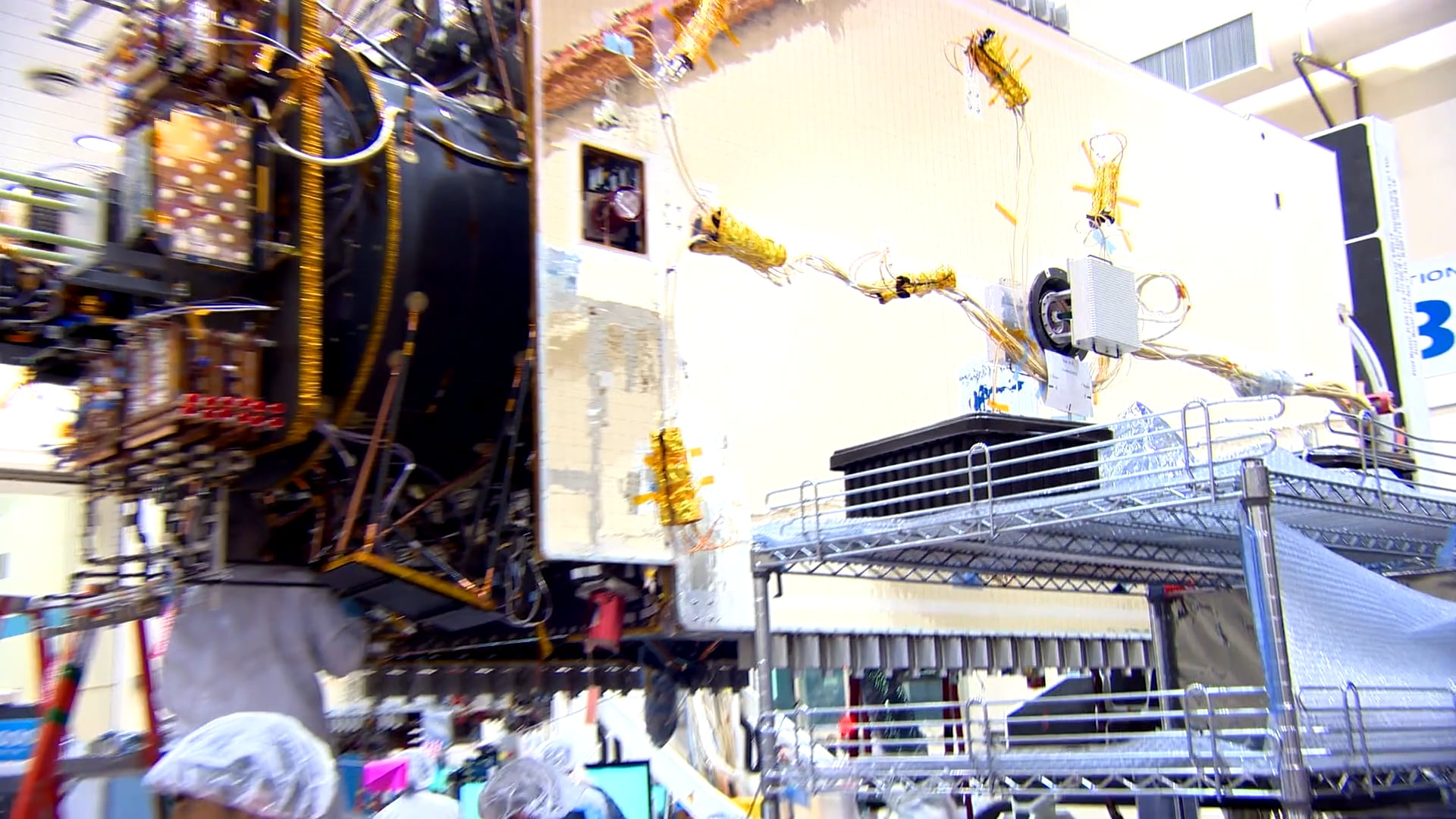 S1 Ep 10 - Satellites