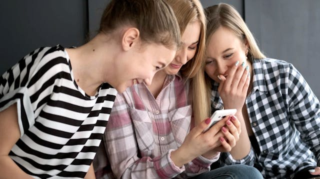 S2 Ep 9 - Plugged In