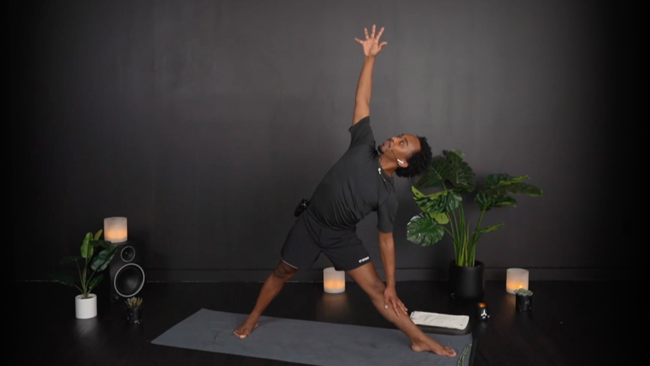 POWER VINYASA: CORE WITH ERIC M