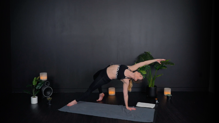 WEFLOWHARD® VINYASA WITH CHARLOTTE S