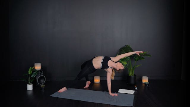 WEFLOWHARD® VINYASA WITH CHARLOTTE S