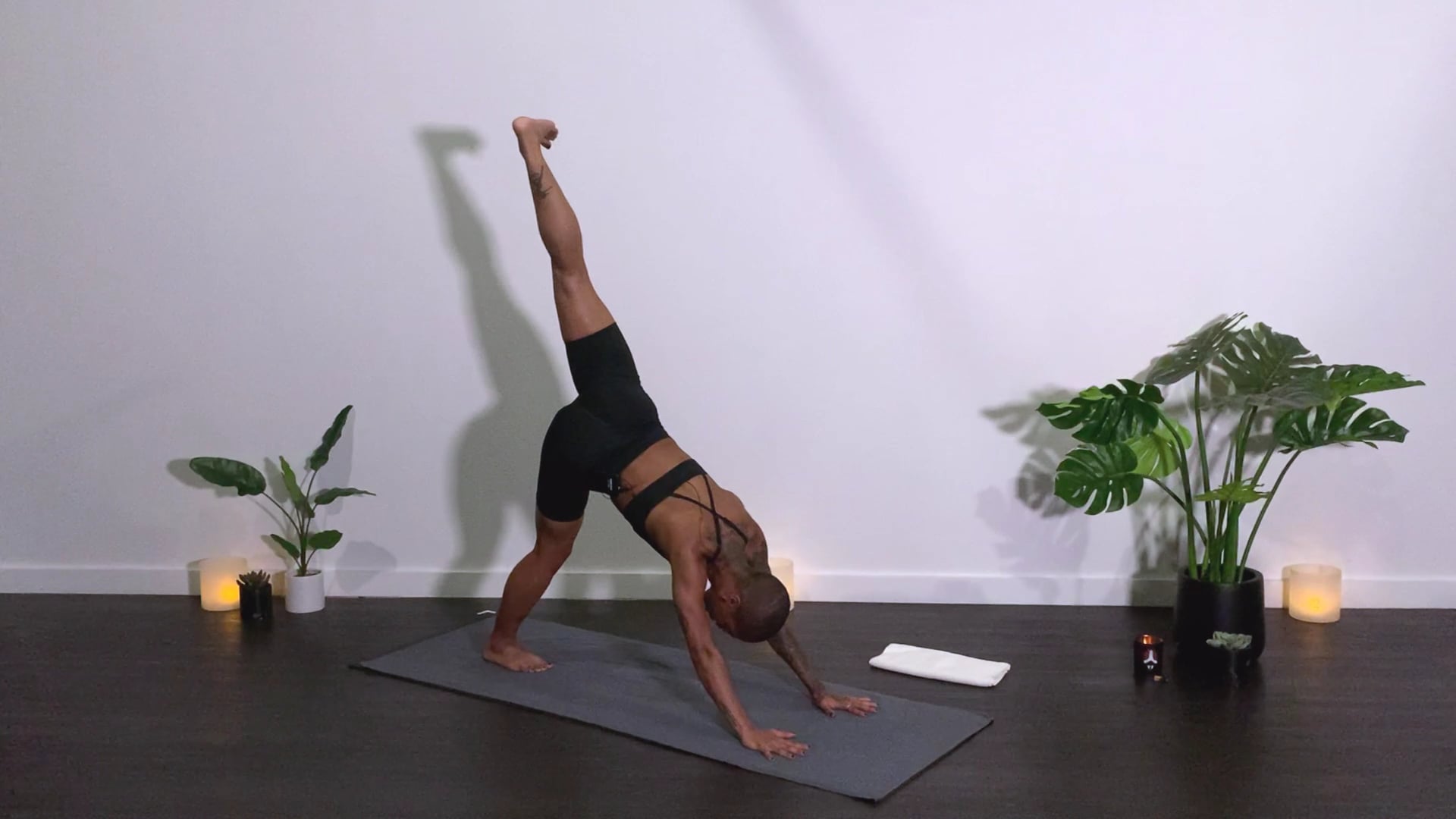 DAY 2 ENERGY SERIES | SACRAL CHAKRA BONUS TRACK: HIP OPENER WITH JO M