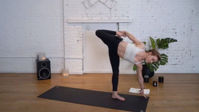 WEFLOWHARD® VINYASA WITH KENDRA T