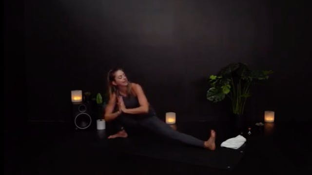 WEFLOWHARD® VINYASA WITH STEPHANIE S