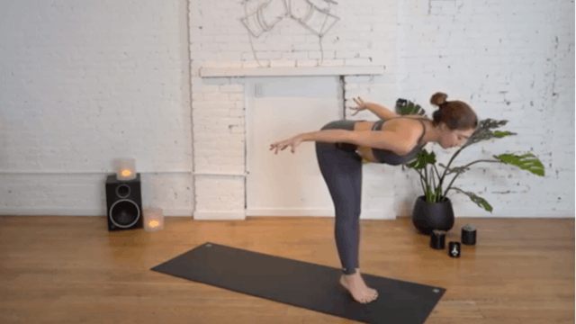 POWER VINYASA WITH LAURA S