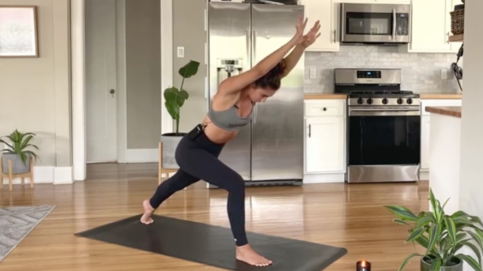 POWER VINYASA: HANDSTANDS WITH ARIADNE V