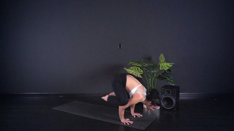 UPPER BODY STRENGTHENING: CROW PREP WITH EZRA S