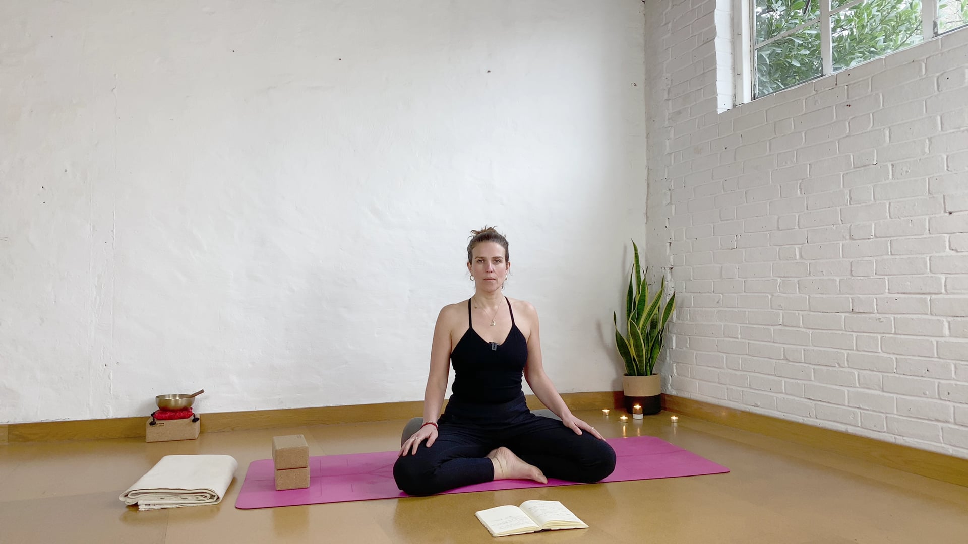 Shoulder opening Yin Yoga 
