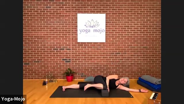 Yoga-Mojo - Deep Stretch - Hips & Hamstrings - Straps & Blocks