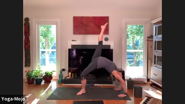 Yoga-Mojo - Stretch & Strength - Hanuman - Love