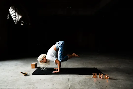 HANDSTAND YOGA FLOW | GR