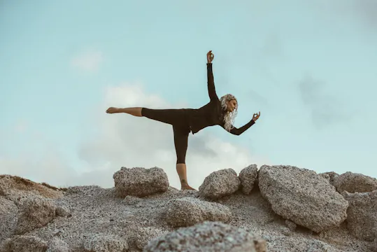 YOGA FLOW | CULTIVATE BALANCE | EN