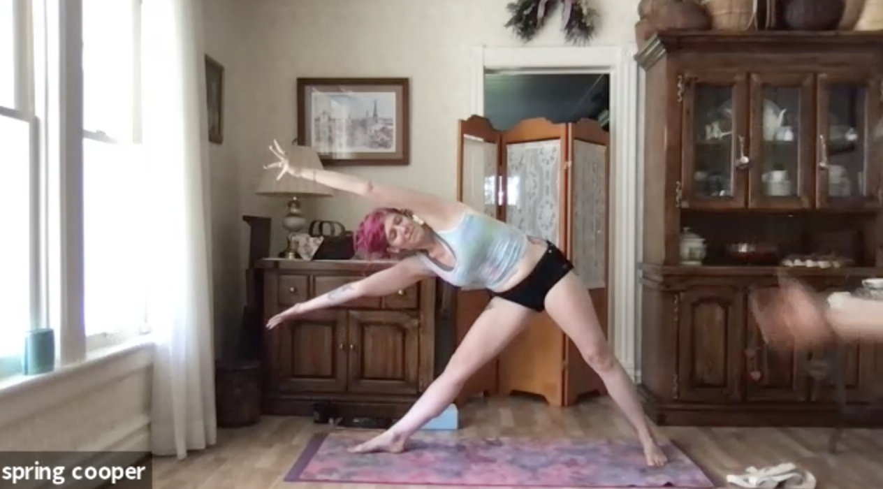 Community Flow: Moving Center