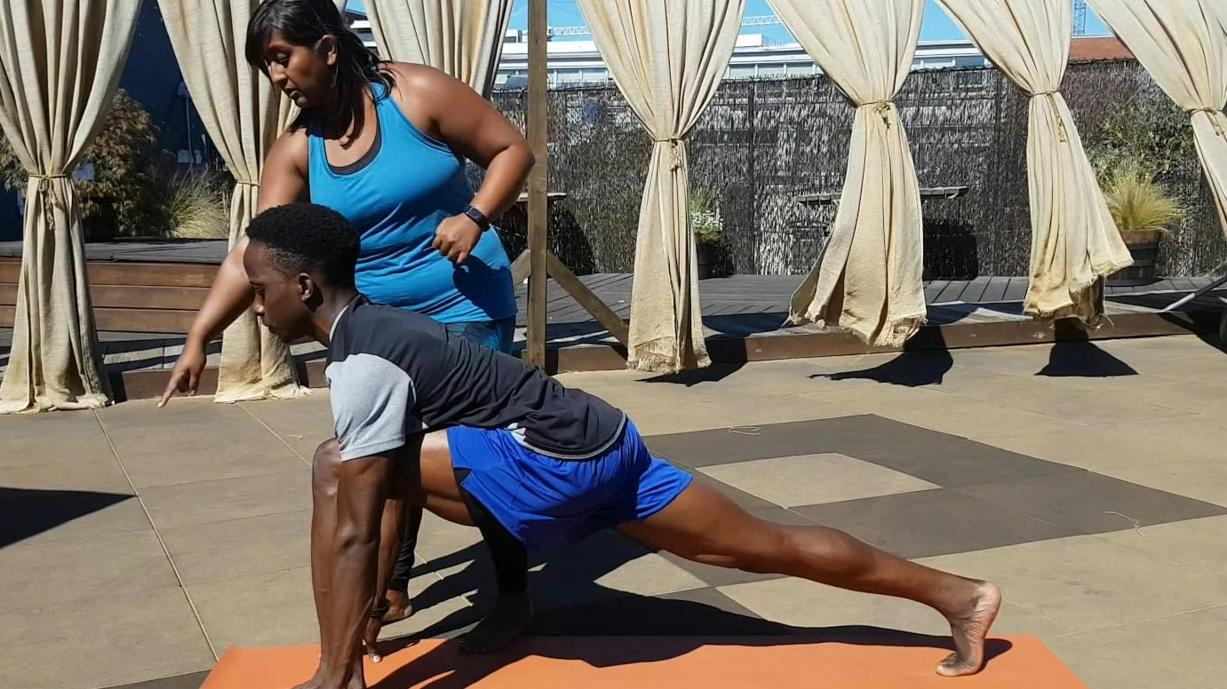 Pose Tutorial: Upper Body Alignment in Low Lunge