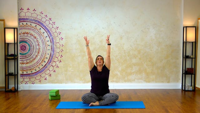 Stretch the Hips and Shoulders - 18 M...