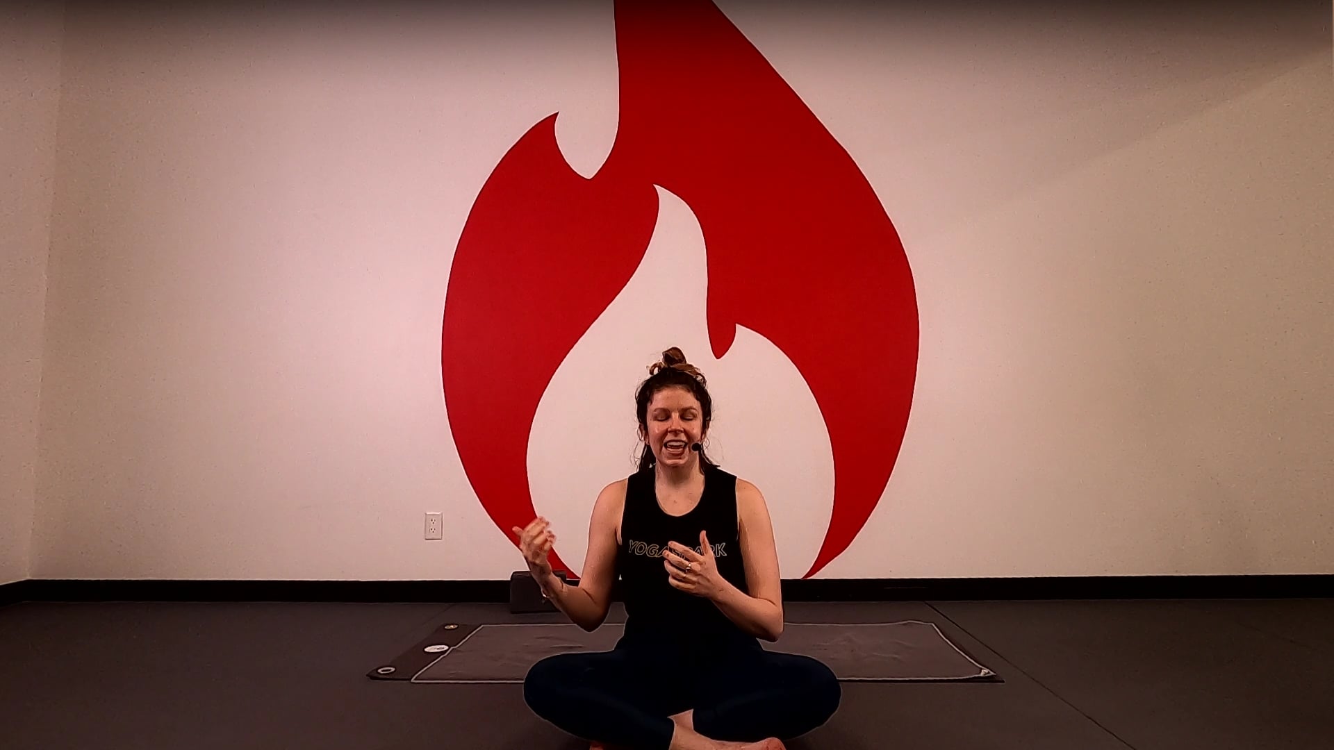 Nikki 30 Min Clarity & Hip Hinge Flow - Part 1