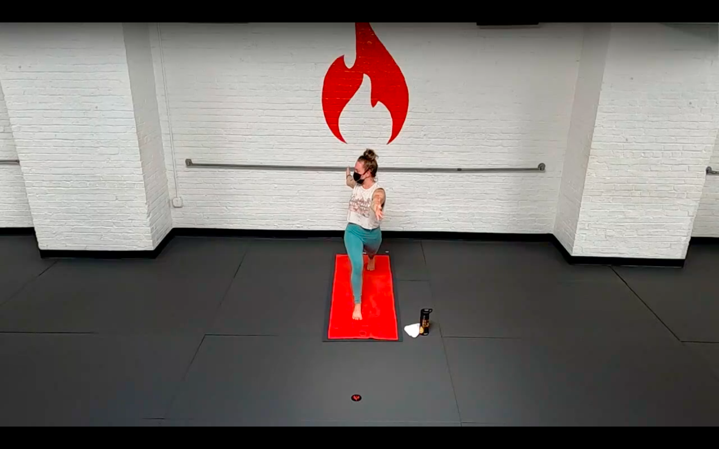 Hannah Twist Your Body to Unwind Your Mind Flow - Sat 5/1