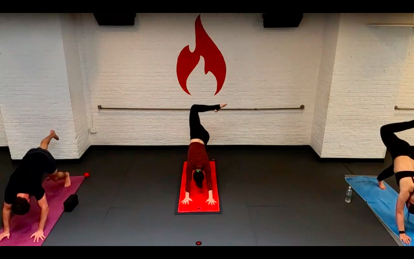 Ashley Legs & Core Lungey Twisty Flow - Mon 4/12 