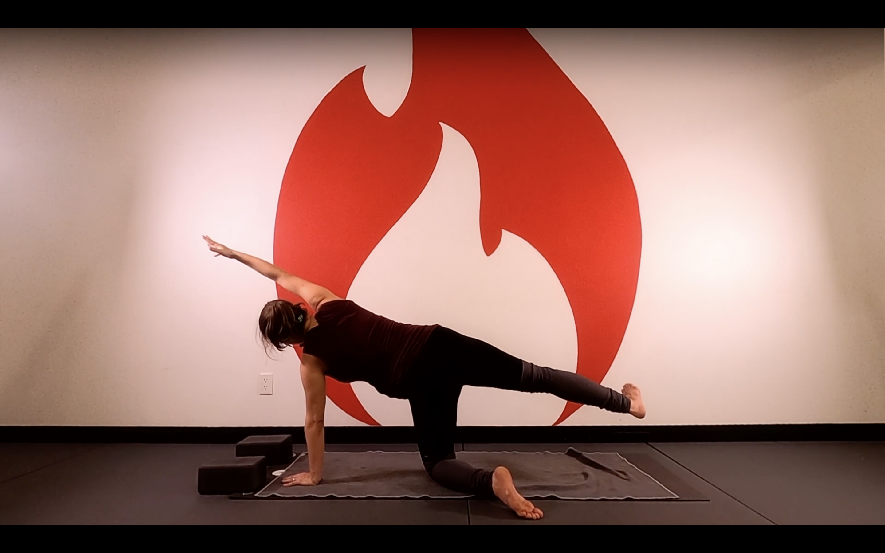 Julia 30 Minute Hippy Prenatal Flow