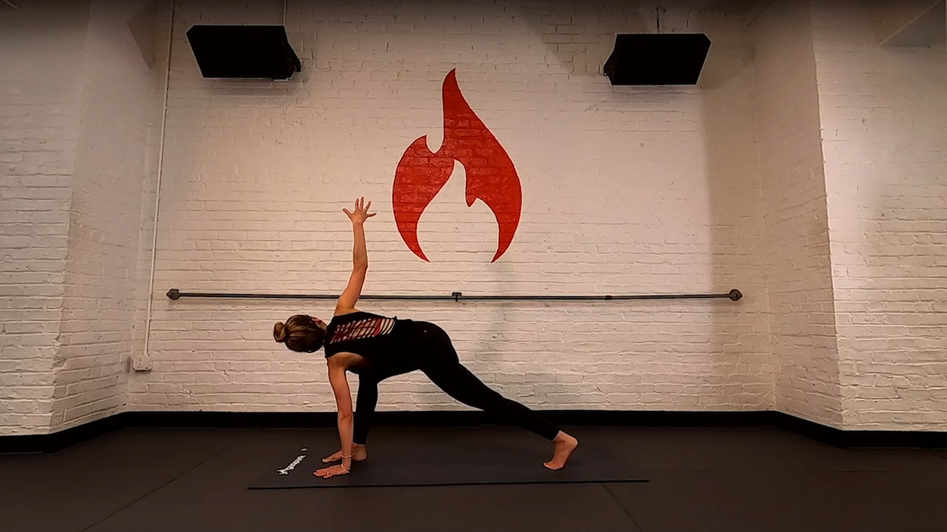 Lauren 20 Minute Hip and Twist Flow