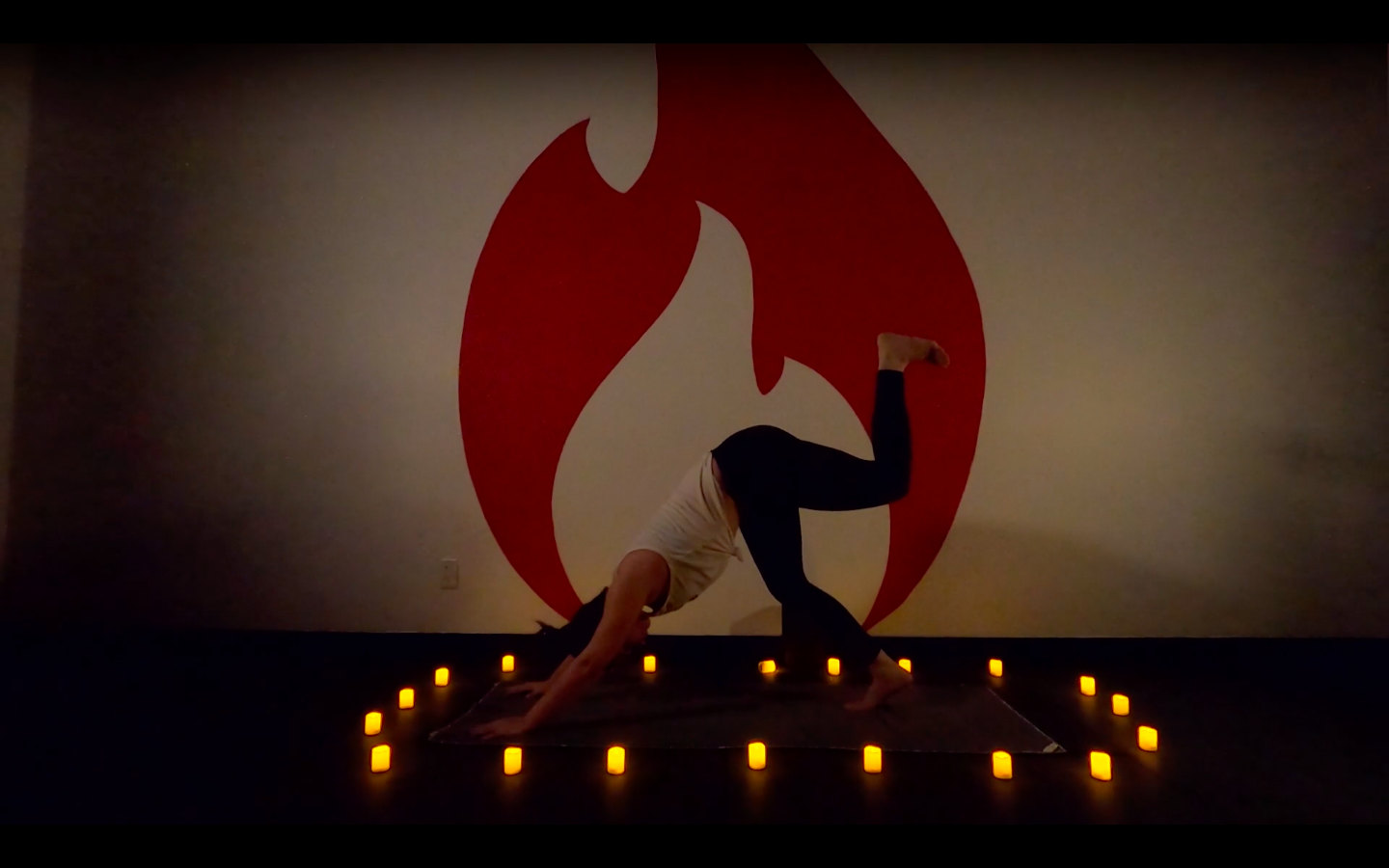 Nikki 60 Min Side Plank Power & Pause Flow