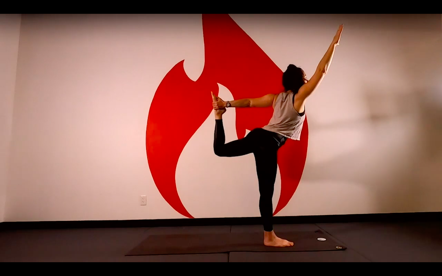 Erinn Dancer's Pose Flow - Thu 12/17 