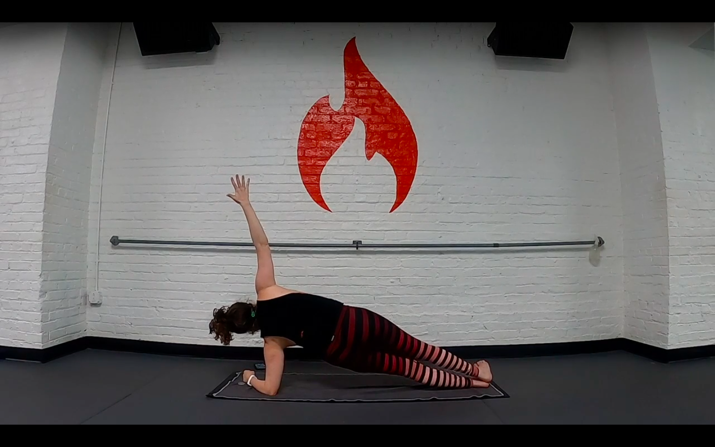 Nikki 20 Minute Upper Body Flow, Halfmoon Series