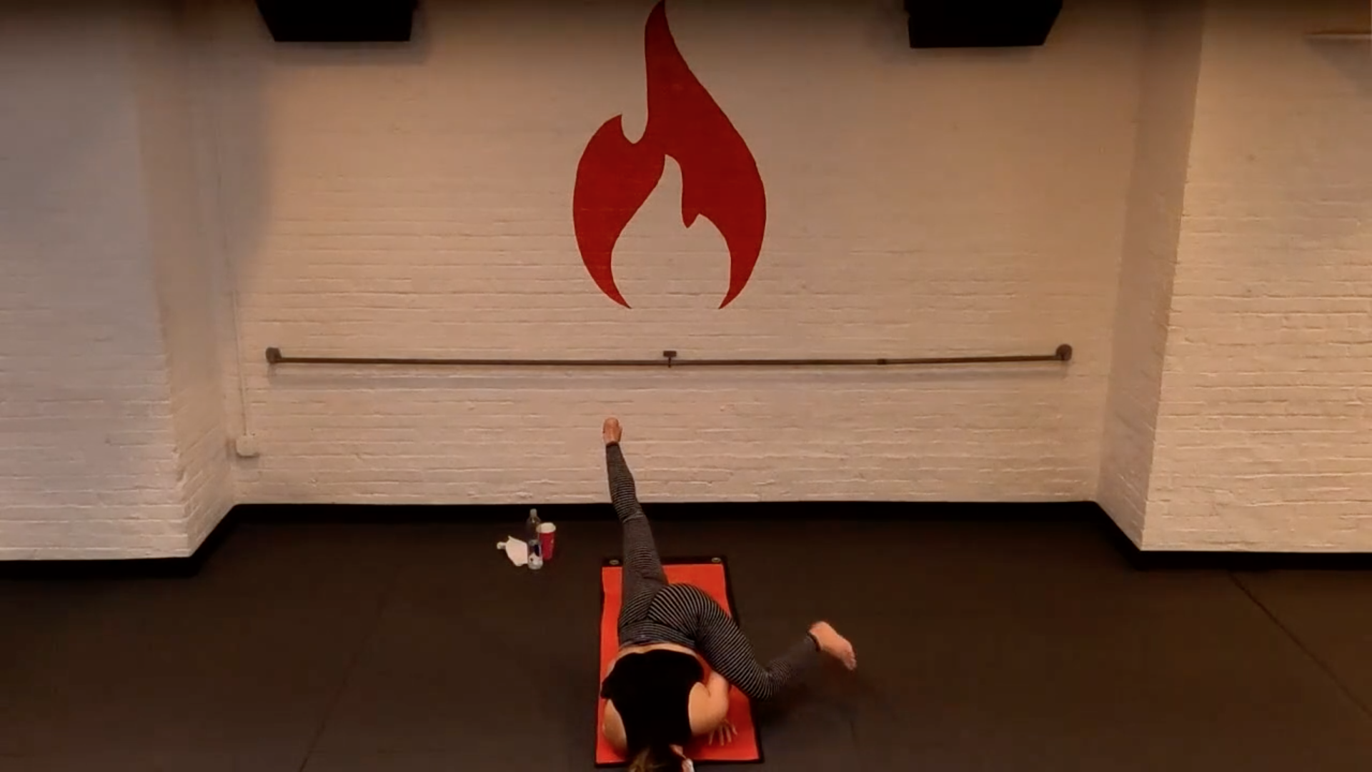 Stephanie Flying Splits Flow - Thu 12/10