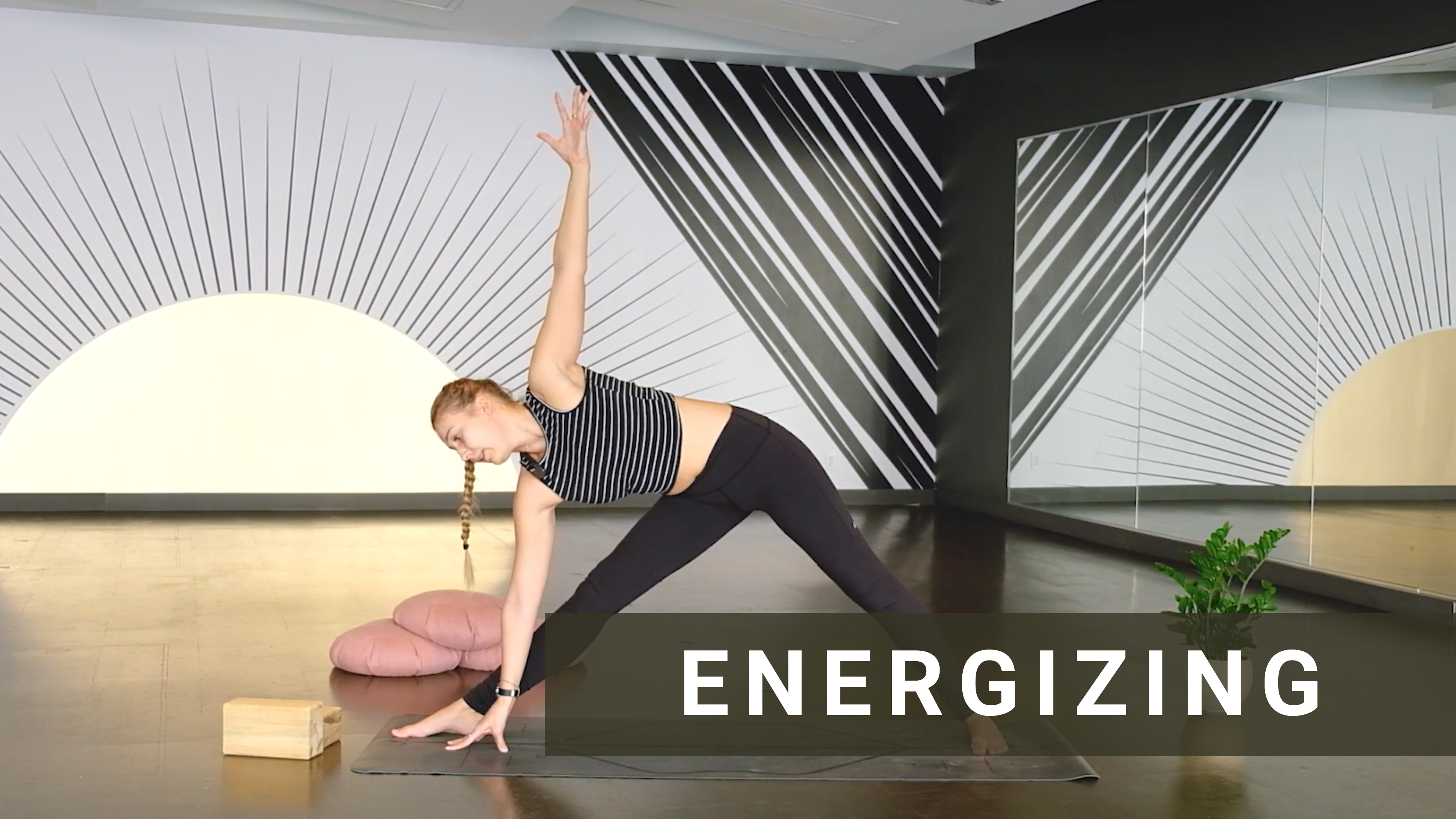 30 min Vinyasa Flow with Darya