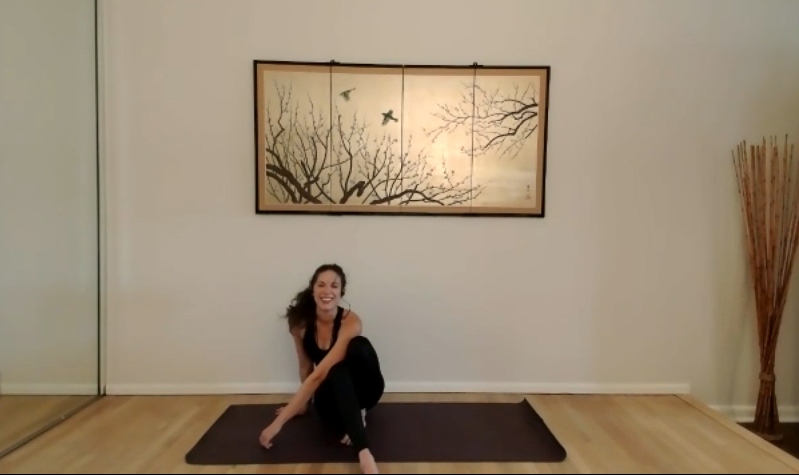 Be on the watch - there is light somewhere (EKA PADA KOUNDINYASANA I VARIATION)