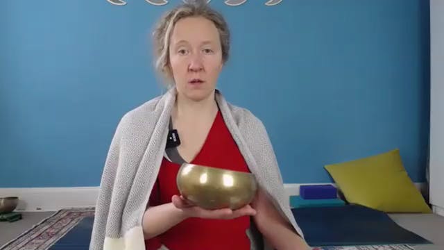 Nidra garlanding the body