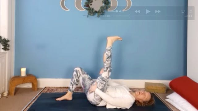 Gentle Winter Body Clock Flow & Yoga
