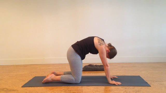 Postnatal Yoga Neck & Shoulders 16 min