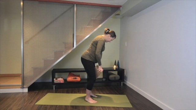 Prenatal Yoga Posture Support 8 min.