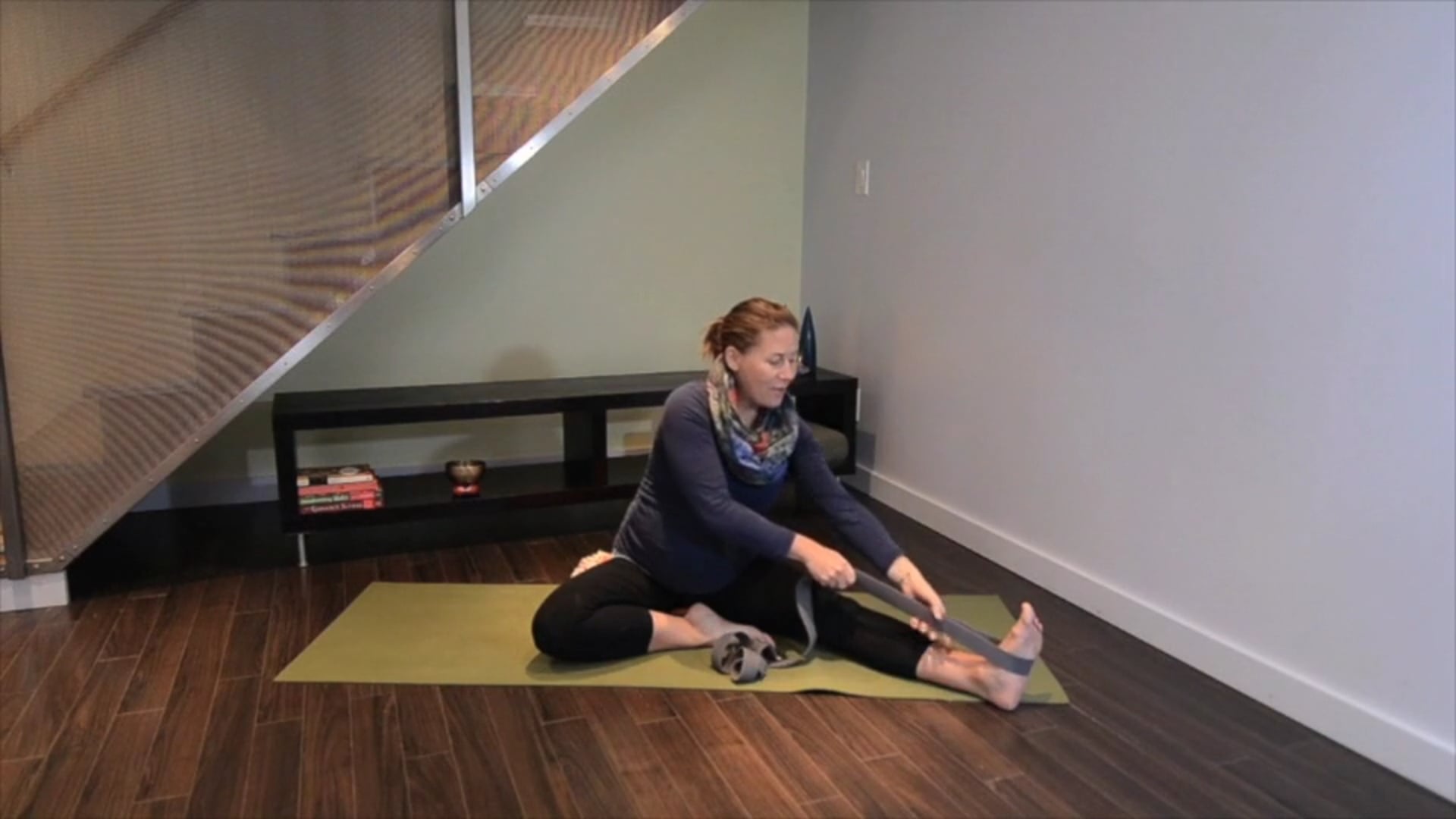 Prenatal Yoga Leg Stretch 12 min