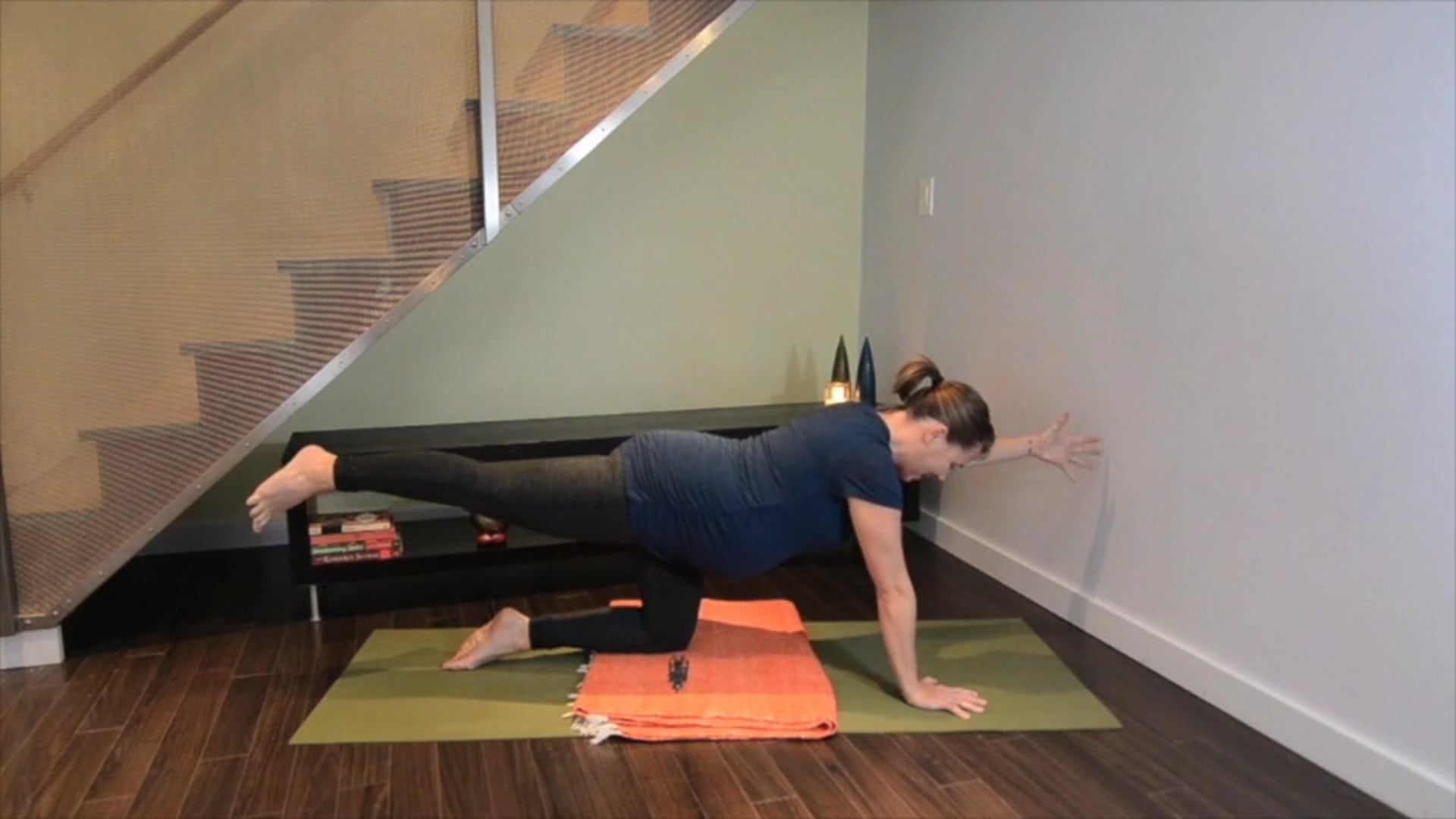 Prenatal Yoga Core Practice 5 min.