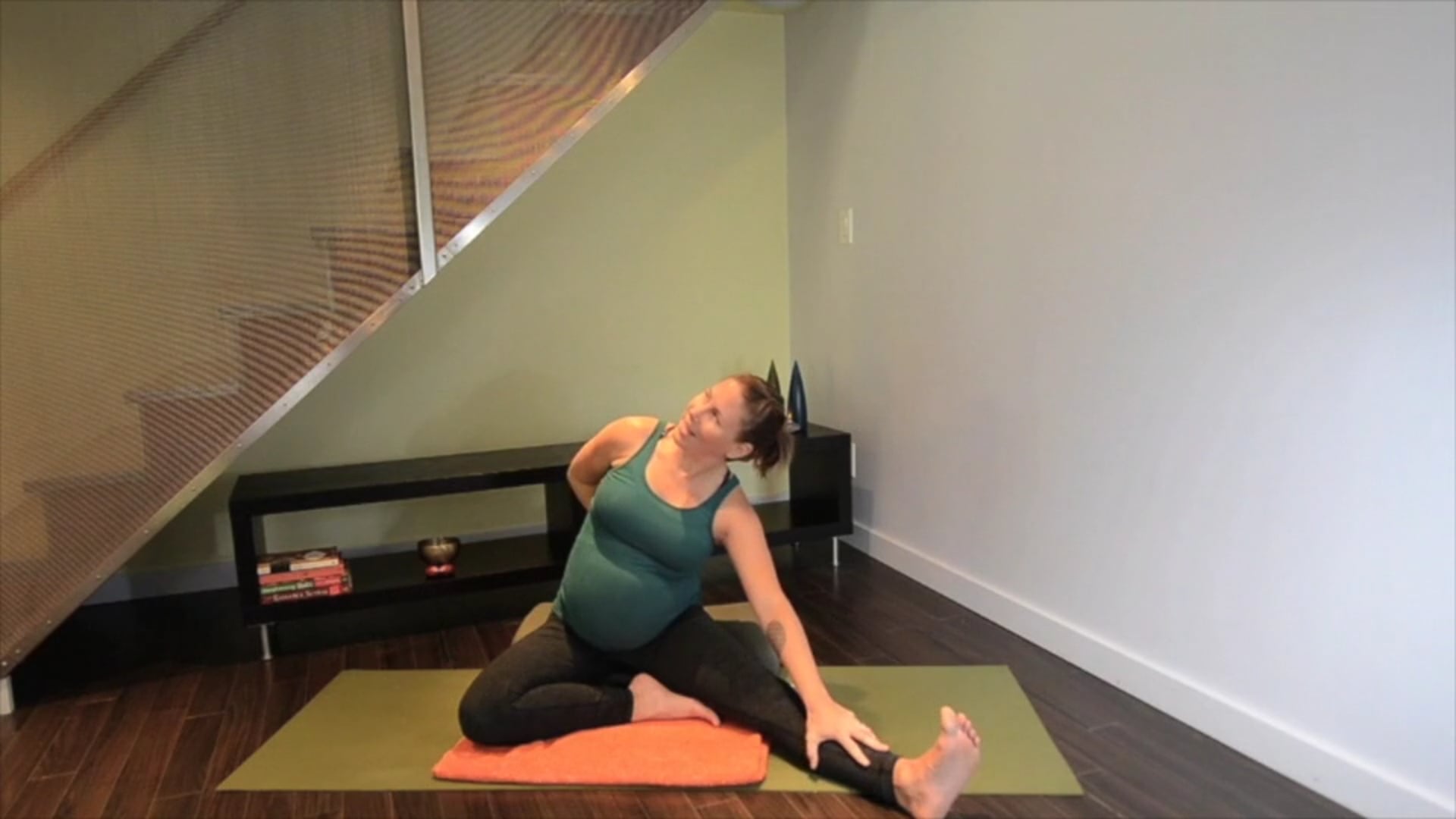 Prenatal Yoga Neck & Shoulder 10 min.