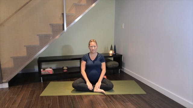 Prenatal Yoga Leg Practice 6 min.