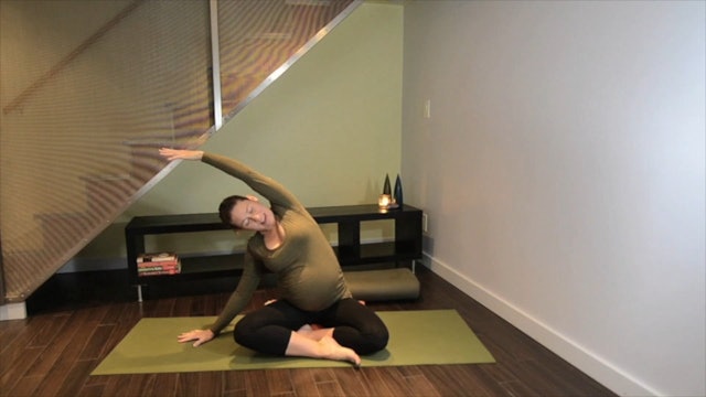 Prenatal Yoga Bed Time Practice 16 min.